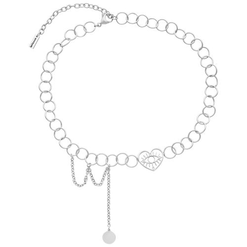 Silberfarbener Choker mit Herz-Auge-Anhänger auf weißem Hintergrund