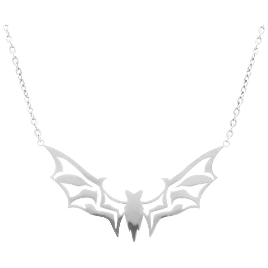 Silberfarbene Kette mit Fledermaus-Anhänger aus Chirurgenstahl auf weißem Hintergrund