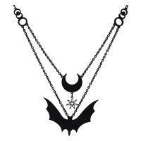 Schwarze Kette mit Halbmond- und Fledermaus-Anhänger auf weißem Hintergrund