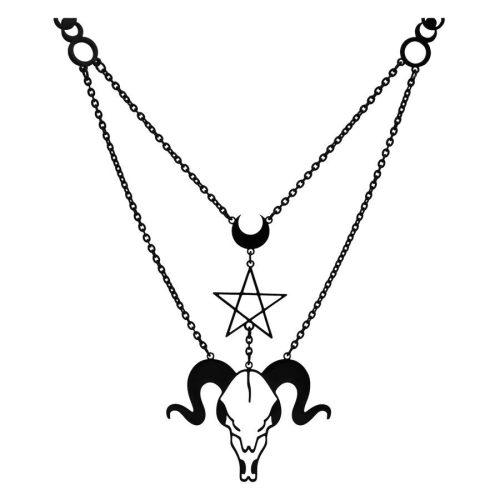Schwarze Kette mit Widderkopf und Pentagramm auf weißem Hintergrund