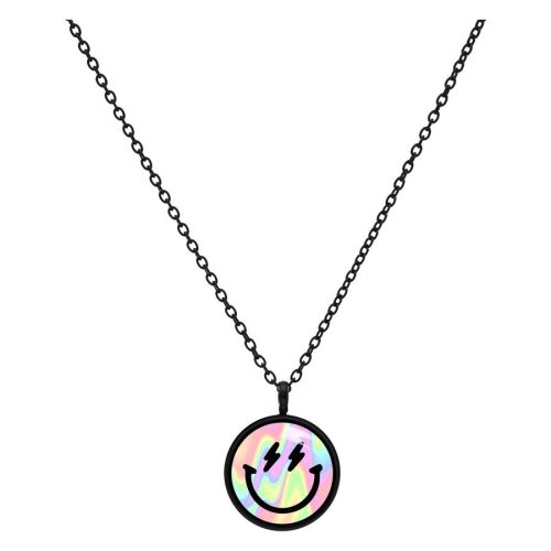 Schwarze Smiley Halskette mit runden Anhänger auf weißem Hintergrund