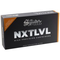 Schwarze Box mit silbernem NXT-LVL Logo, The Signature Aufschrift.
