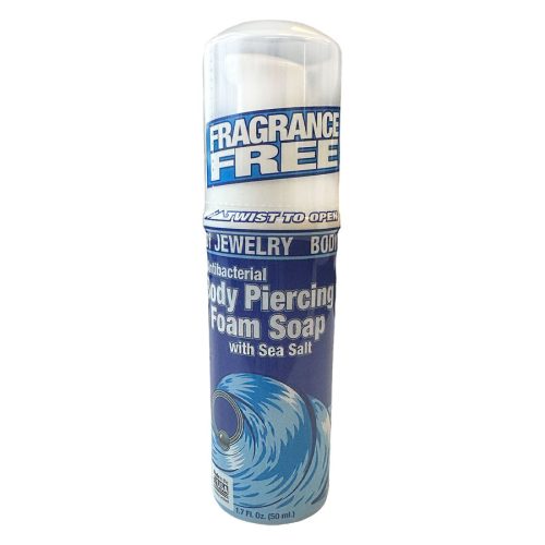 Blaue Piercing Foam Soap Flasche, 50 ml, auf weißem Hintergrund
