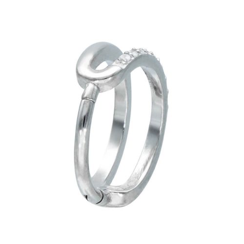 Silberner Piercingring aus Chirurgenstahl mit Kristallen auf weißem Hintergrund