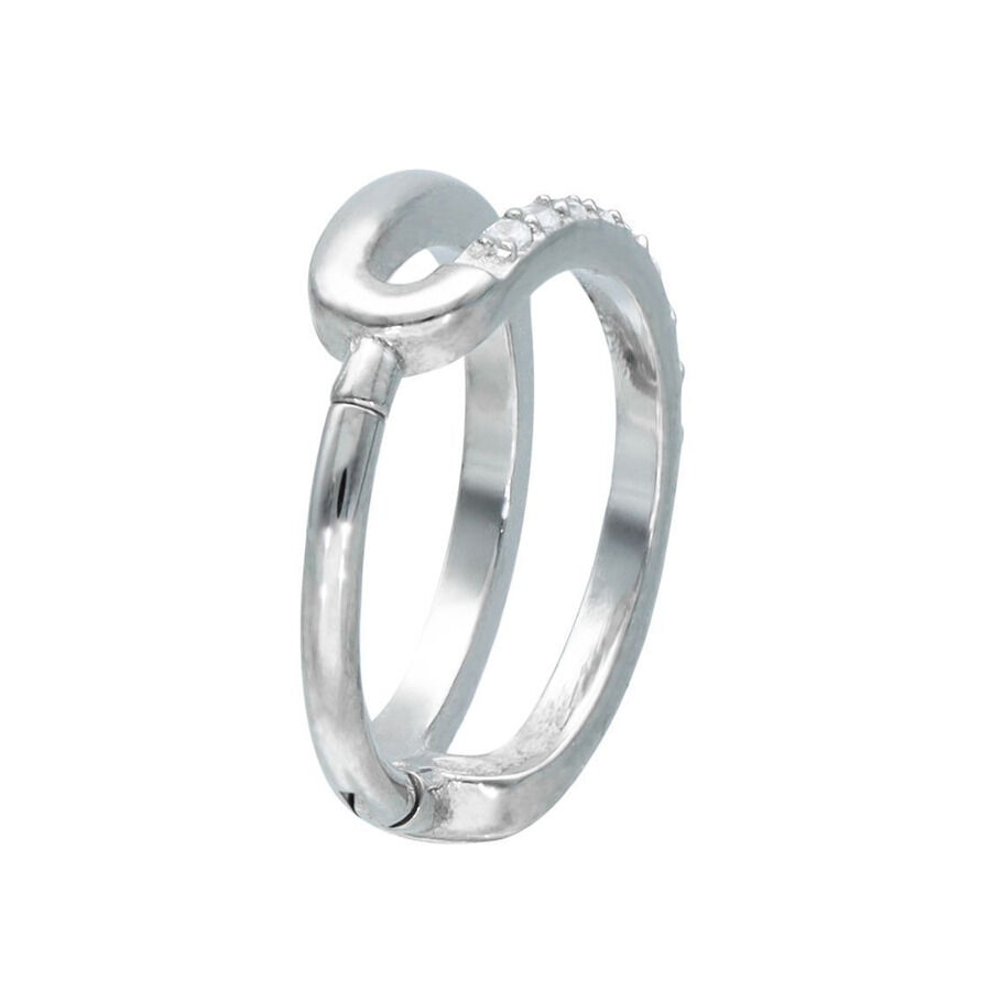 Silberner Piercingring aus Chirurgenstahl mit Kristallen auf weißem Hintergrund