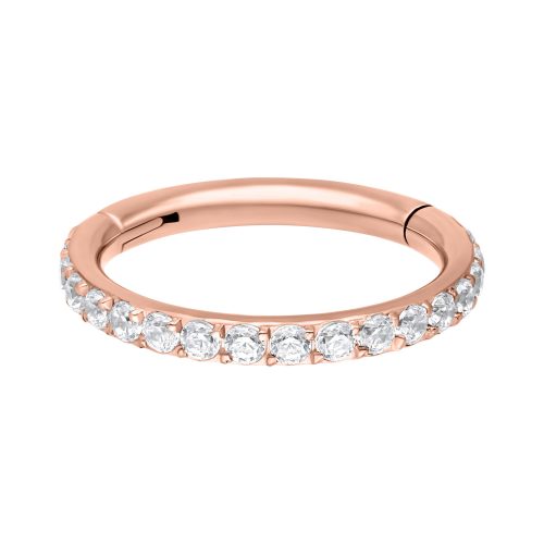 Roségoldener Conch Ring mit weißen Kristallen, 1,2 mm Stärke, auf weißem Hintergrund