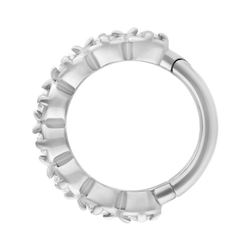 Silberner Hinged Ring mit Kristallen auf weißem Hintergrund