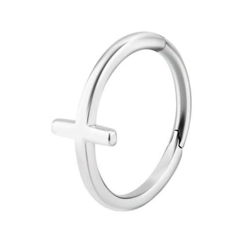 Silberner Piercingring mit Kreuzdetail auf weißem Hintergrund