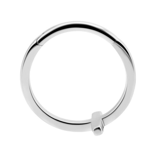 Silberner Hinged Cross Ring aus Chirurgenstahl, 12,0 mm, vor weißem Hintergrund
