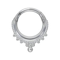 Silberner Crown Clicker Piercingring mit Kugelverzierung auf weißem Hintergrund