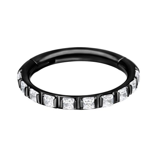 Schwarzer Piercing Clicker mit kristallklaren Steinen auf weißem Hintergrund