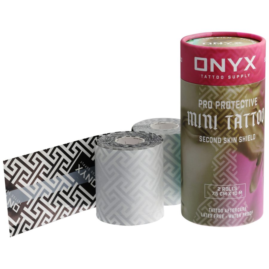 Zwei Rollen Tattoo Folie und Verpackung auf weißem Hintergrund
