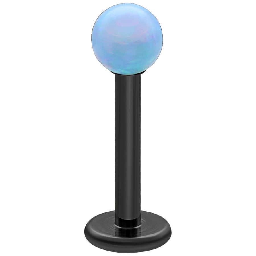 Schwarzes Titan-Labret mit hellblauer Opalkugel auf weißem Hintergrund