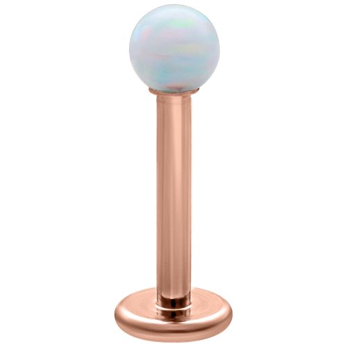 Labret mit weißem synthetischen Opal und roségoldenem Titanstab auf weißem Hintergrund