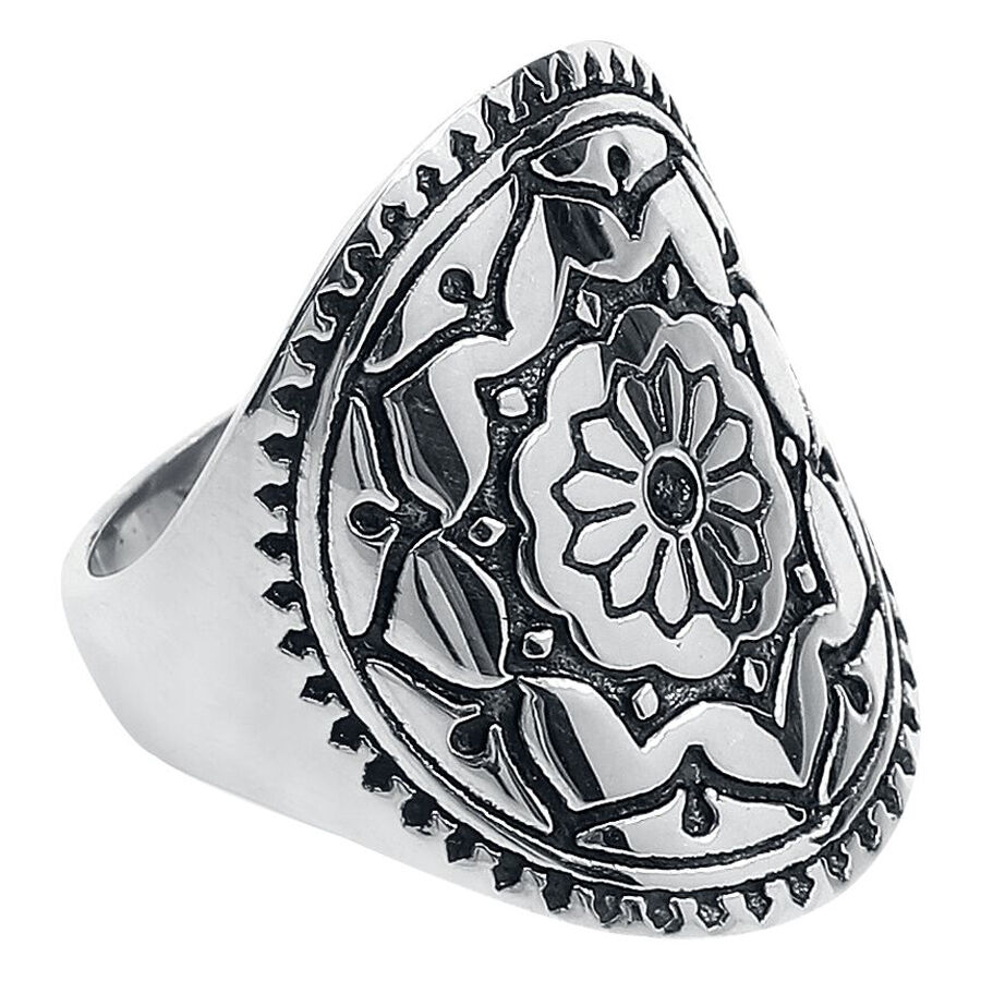 Silberner Mandala Ring aus Chirurgenstahl mit detailliertem Muster auf weißem Hintergrund