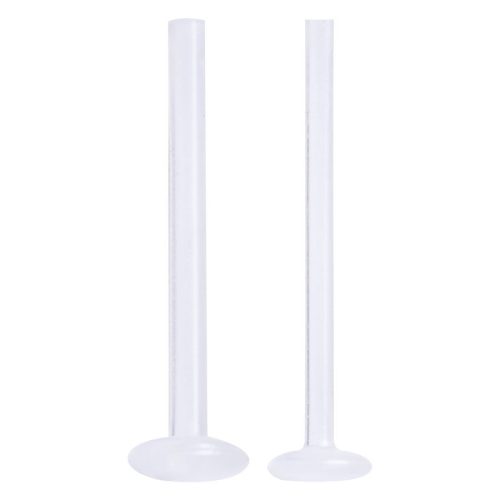 Zwei transparente PTFE Labret Stäbe auf weißem Hintergrund