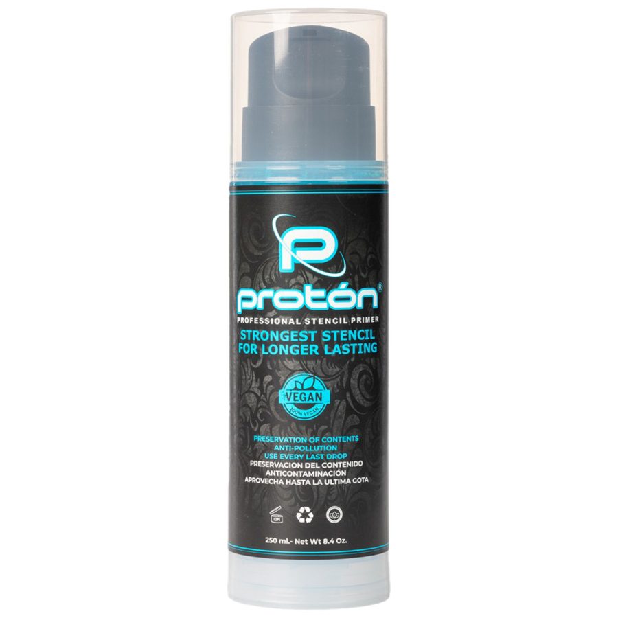 Proton Airless Stencil Primer in Blau, 250ml Flasche auf weißem Hintergrund