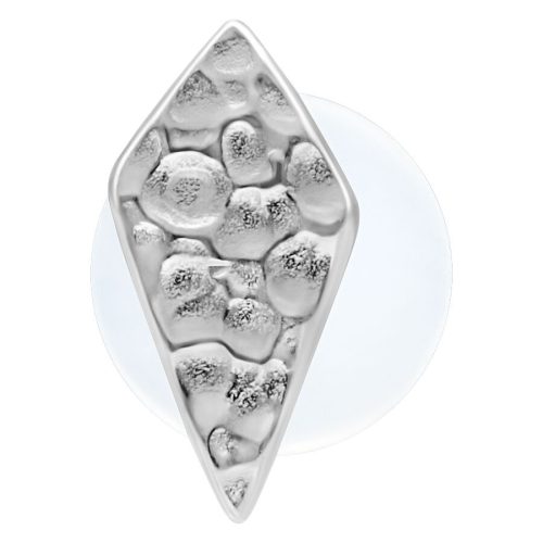 Silbernes Rhombus Labret mit gehämmertem Design auf weißem Hintergrund