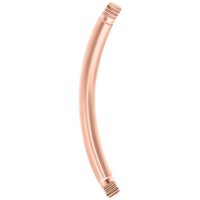 Gebogener Piercingstab aus roségoldenem Titan auf weißem Hintergrund