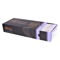 Schwarze Box mit Magnum Cartridges, seitlich geöffnet, auf weißem Hintergrund