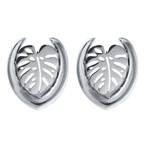 Silberne Ear Saddles mit Monstera-Design auf weißem Hintergrund