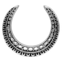 Silberne Ear Saddles Maori in 8,0 mm Größe auf weißem Hintergrund