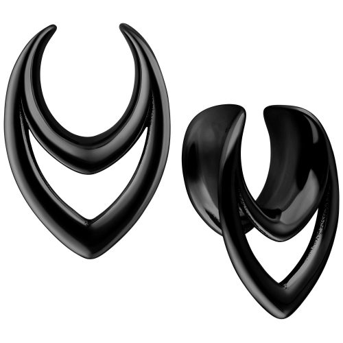 Schwarze Double Arrow Earsaddles aus Chirurgenstahl, Größe 8,0 mm, auf weißem Hintergrund