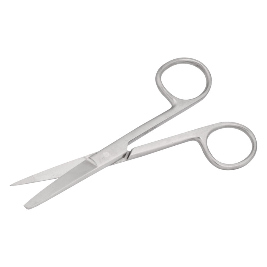 Silberne Piercingschere aus Edelstahl mit spitzer und stumpfer Klinge auf weißem Hintergrund