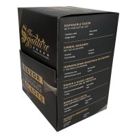 Schwarze Rasierklingenbox von Wildcat, The Signature Collection, auf weißem Hintergrund