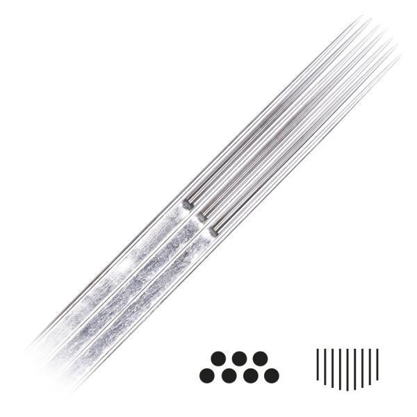 Silberne Tattoonadeln Magnum Curved Long Taper auf weißem Hintergrund