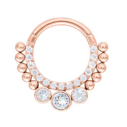 Roségoldener Septum Clicker mit klaren Kristallen auf weißem Hintergrund