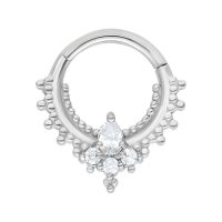 Silberner Oriental Drop Clicker Piercingring mit Kristallen auf weißem Hintergrund