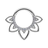 Silberner Septum Clicker mit Blumenmuster und Kristallen auf weißem Hintergrund
