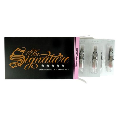 Verpackung von Magnum Curved Cartridge Tattoonadeln mit transparenten Kassetten auf weißem Hintergrund