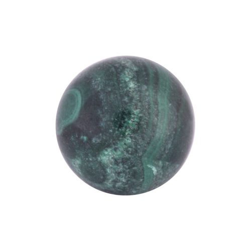 Schwarzgrüner Halbedelstein in Kugelform, 8 mm, auf weißem Hintergrund