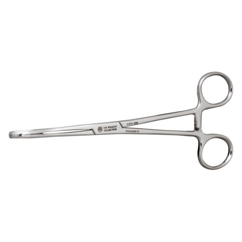 Silberne Edelstahl Piercing Zange auf weißem Hintergrund