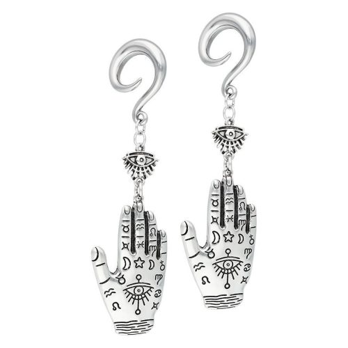 Zwei silber-goldene Hamsa Hand Ohrgewichte mit Haken auf weißem Hintergrund