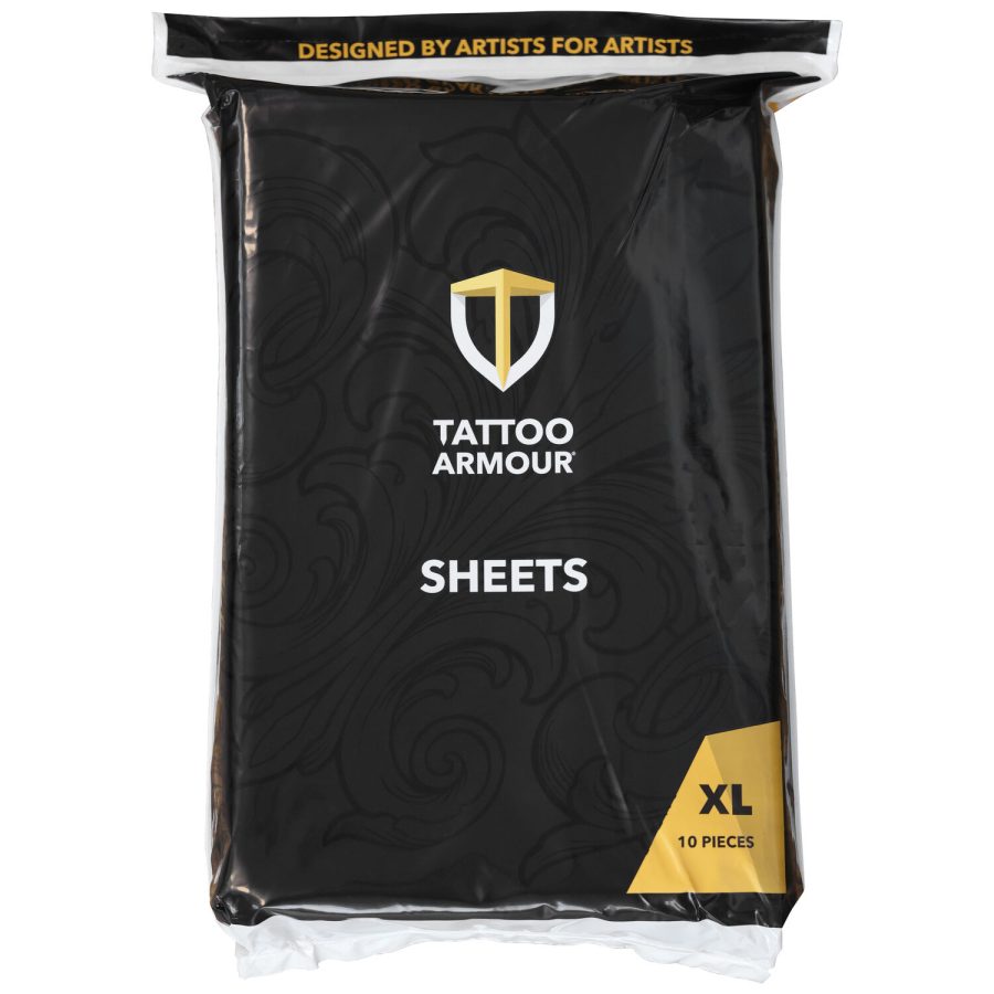 Schwarze Verpackung mit goldenen und weißen Details, Tattoo Armour Logo und XL Größe