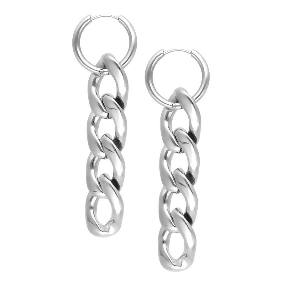Zwei silberne Chunky Hoops Ohrringe aus Chirurgenstahl auf weißem Hintergrund