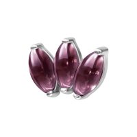 Silberner Lotus Aufsatz mit drei lila Amethysten auf weißem Hintergrund
