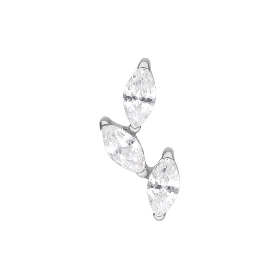 Drei klare Kristalle auf silbernem Titan für Push Fit Piercings