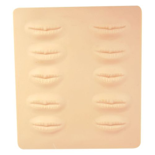 Beige Silikonplatte mit geprägten Lippen, neutraler Hintergrund