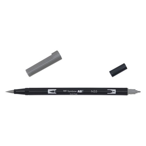 Grauer Tombow Dual Brush Pen mit zwei Kappen auf weißem Hintergrund