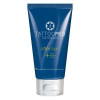 TattooMed® After Sun Lotion in blauer Tube auf weißem Hintergrund