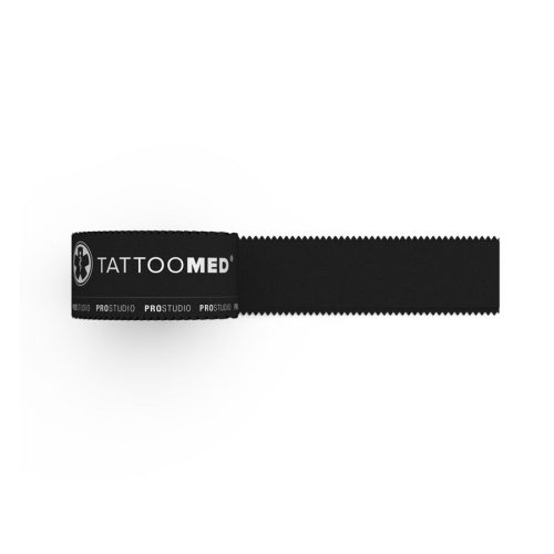 Schwarzes Tattoomed Studio Pro Tape auf weißem Hintergrund