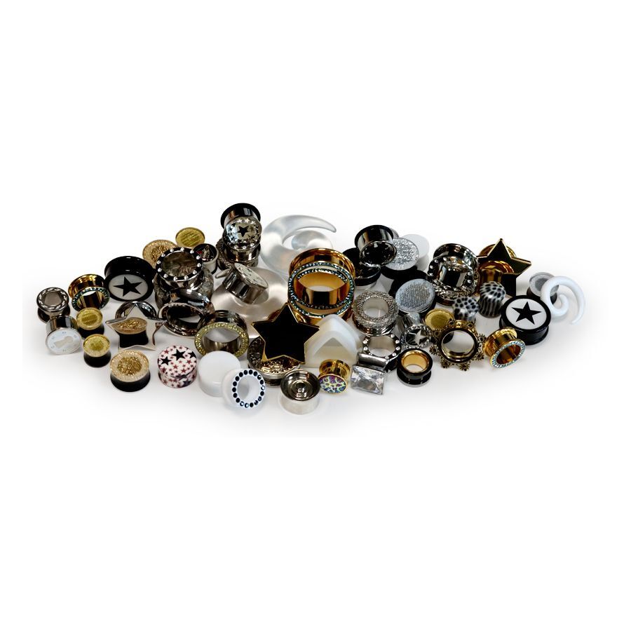 Verschiedene Piercings aus Acryl, Silikon und Stahl mit Sternmotiven auf weißem Hintergrund