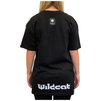 Rückansicht eines schwarzen Oversized T-Shirts mit Wildcat Logo