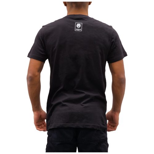 Rückansicht eines schwarzen Wildcat T-Shirts mit Logoprint auf weißem Hintergrund