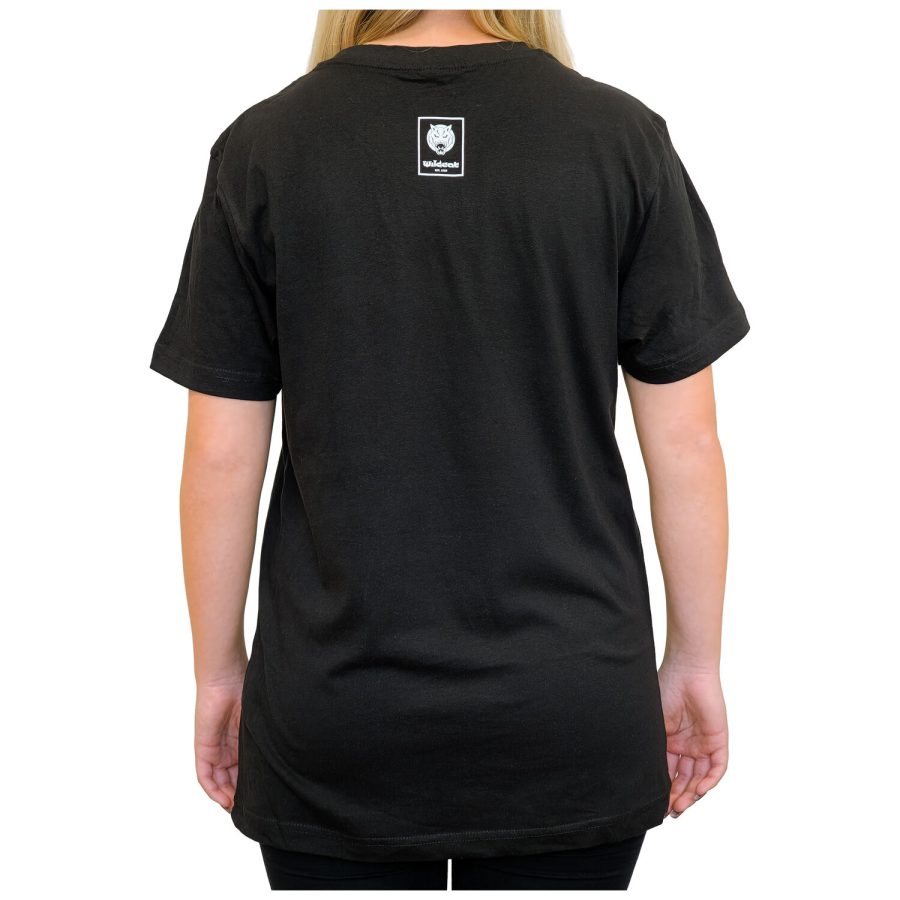 Schwarzes T-Shirt von Wildcat mit Logoprint auf dem Rücken, auf weißem Hintergrund
