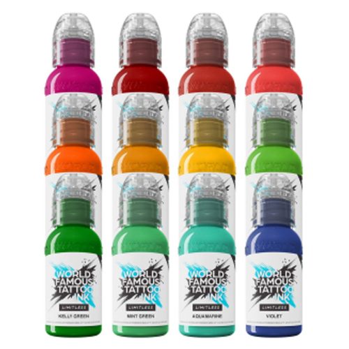 Neun Flaschen World Famous Ink Tattoofarben in verschiedenen Farben auf weißem Hintergrund